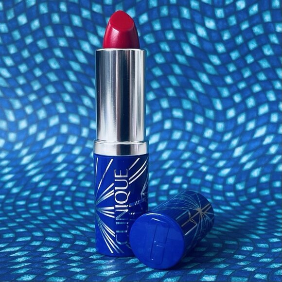 Clinique Pop Lip Colour + Primer Lipstick 08 CHERRY POP - Picture 3 of 7